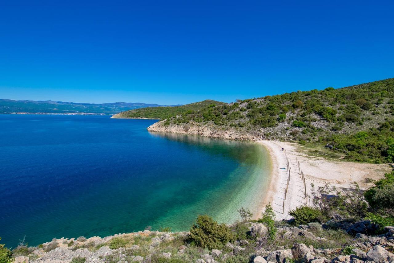 Apartmani Heni Vrbnik  Buitenkant foto